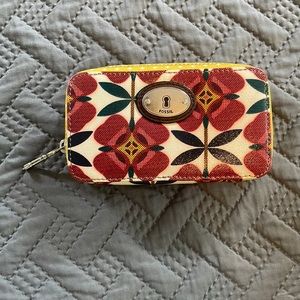 Fossil Key-Per Red Multi-Color Floral Coated Canvas Jewelry Zip Around.
